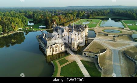 Drone photo Château de Chantilly France Europe Banque D'Images