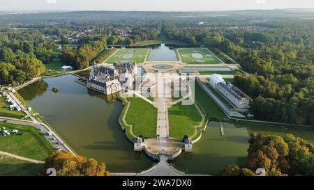 Drone photo Château de Chantilly France Europe Banque D'Images