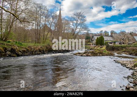 River Earn, Comrie, Perthshire, Écosse, Royaume-Uni Banque D'Images