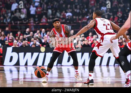 Pirée, Lombardie, Grèce. 2 janvier 2024. 3 ISAIAH CANAAN de l'Olympiacos Pirée lors de l'Euroleague, ronde 18, match entre l'Olympiacos Pirée et l'EA7 Emporio Armani Milan au Stade Peace & Friendship le 2 janvier 2024, au Pirée, Grèce (image de crédit : © Stefanos Kyriazis/ZUMA Press Wire) USAGE ÉDITORIAL UNIQUEMENT! Non destiné à UN USAGE commercial ! Banque D'Images