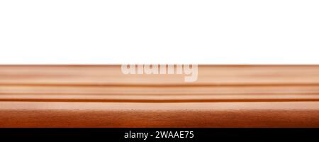 Table de bureau ou plancher en bois brun. Vieux panneaux en bois isolés sur blanc Banque D'Images