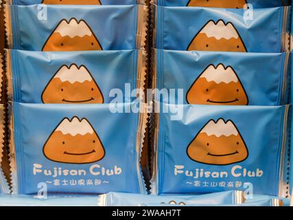 MERCHANDISING DES PRODUITS MOUNT FUJI AU JAPON Banque D'Images