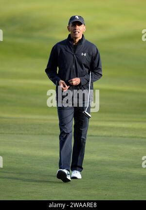 Image ©Licence à Parsons Media. 23/04/2016. Londres, Royaume-Uni. David Cameron et le président Obama jouant au golf. . Le convoi des présidents après avoir joué au golf David Cameron et le président Obama jouant au golf. Le Premier ministre britannique David Cameron jouant au golf contre le président des États-Unis, le président Obama au golf au Grove Golf Club. Photo de Andrew Parsons / Parsons Media Banque D'Images