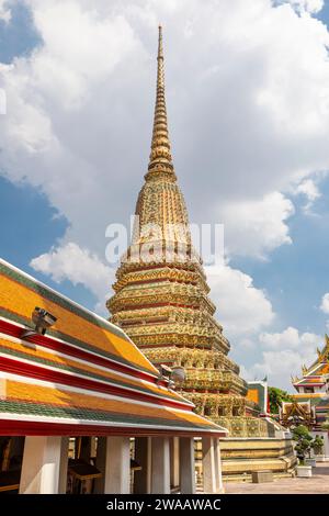 Une pagode dans le complexe du Grand Palais à Bangkok, Thaïlande. Banque D'Images