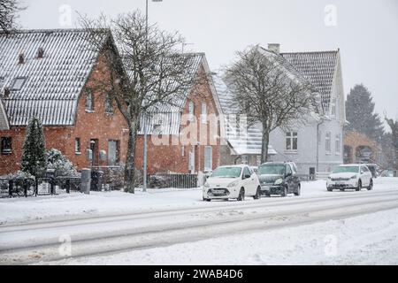 Viborg, Danemark. 03 janvier 2024. Fortes chutes de neige à Viborg, Jutland central, Danemark, mercredi 3 janvier 2024. Crédit : Ritzau/Alamy Live News crédit : Ritzau/Alamy Live News Banque D'Images