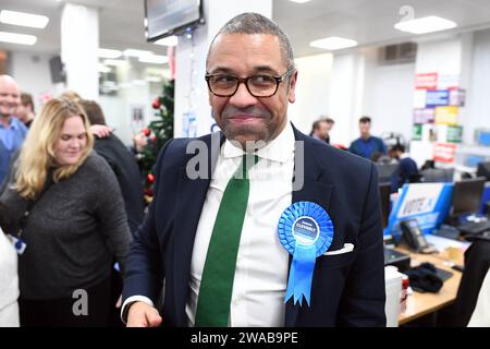 Image ©Licence accordée à i-Images Picture Agency. 13/12/2019. Londres, Royaume-Uni. Boris Johnson nuit électorale. Le Premier ministre britannique Boris Johnson revient au CCHQ alors que les résultats des élections arrivent aux élections générales de 2019. Photo de Andrew Parsons / i-Images Banque D'Images