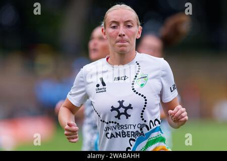 Sydney, Australie. 03 janvier 2024. Nickoletta Flannery de Canberra se réchauffe avant le match RD4 féminin de La A-League entre Sydney FC et Canberra United à Leichhardt Oval le 3 janvier 2024 à Sydney, Australie Credit : IOIO IMAGES/Alamy Live News Banque D'Images