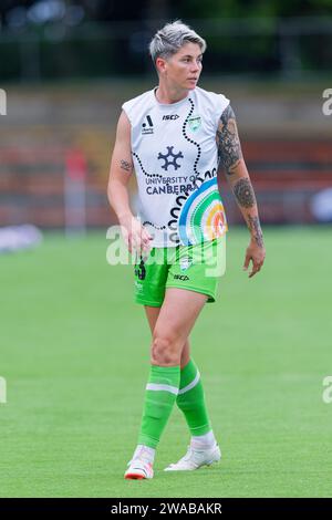 Sydney, Australie. 03 janvier 2024. Michelle Heyman, de Canberra, se réchauffe avant le match RD4 féminin de la A-League entre Sydney FC et Canberra United à Leichhardt Oval le 3 janvier 2024 à Sydney, Australie Credit : IOIO IMAGES/Alamy Live News Banque D'Images