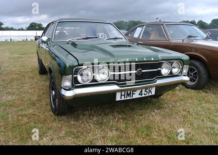 Une Ford Cortina Mk3 Uren Savage 1972 stationnée à la 48e édition du rassemblement de véhicules historiques, Powderham, Devon, Angleterre, Royaume-Uni. Banque D'Images