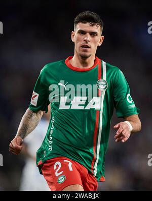 Javi Lopez de Deportivo Alaves réagit lors du match de LaLiga EA Sports entre Real Sociedad et Deportivo Alaves au Reale Arena Stadium le 02 janvier 2024 à San Sebastian, Espagne. Crédit : Cesar Ortiz Gonzalez/Alamy Live News Banque D'Images