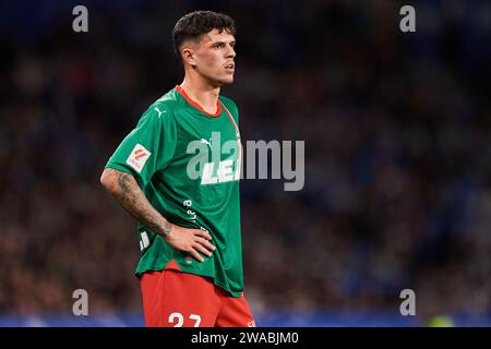 Javi Lopez de Deportivo Alaves réagit lors du match de LaLiga EA Sports entre Real Sociedad et Deportivo Alaves au Reale Arena Stadium le 02 janvier 2024 à San Sebastian, Espagne. Crédit : Cesar Ortiz Gonzalez/Alamy Live News Banque D'Images