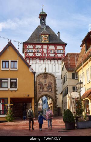 Balade automnale à Bietigheim-Bissingen : bonheur familial en Allemagne. Explorer Bietigheim-Bissingen : aventure automnale en famille en Allemagne. Des moments chéris Banque D'Images