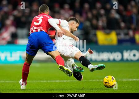 Madrid, Espagne. 23 décembre 2023. Cesar Azpilicueta de l'Atletico de Madrid et pendant le match de la Liga entre l'Atletico de Madrid et le Sevilla FC a joué au Civitas Metropolitano Stadium le 23 décembre à Madrid, Espagne. (Photo de Cesar Cebolla/PRESSINPHOTO) crédit : PRESSINPHOTO SPORTS AGENCY/Alamy Live News Banque D'Images