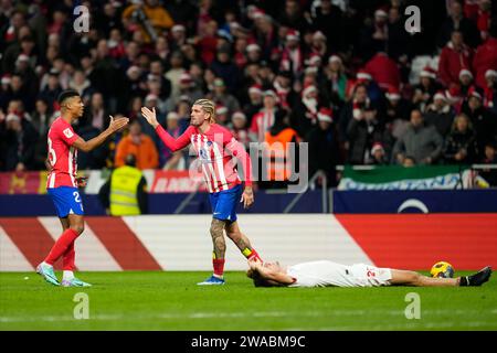 Madrid, Espagne. 23 décembre 2023. Lors du match de Liga entre l'Atletico de Madrid et le Sevilla FC a joué au Civitas Metropolitano Stadium le 23 décembre à Madrid, Espagne. (Photo de Cesar Cebolla/PRESSINPHOTO) crédit : PRESSINPHOTO SPORTS AGENCY/Alamy Live News Banque D'Images