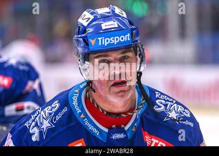 Hradec Kralove, République tchèque. 03 janvier 2024. Ailier droit professionnel tchèque de hockey sur glace et propriétaire de Rytiri Kladno de l'Extraliga tchèque Jaromir Jagr lors de l'échauffement avant le match de la 47e manche de la ligue supplémentaire tchèque de hockey : Mountfield Hradec Kralove - Rytiri Kladno à Hradec Kralove, République tchèque, le 3 janvier 2024. Crédit : David Tanecek/CTK photo/Alamy Live News Banque D'Images