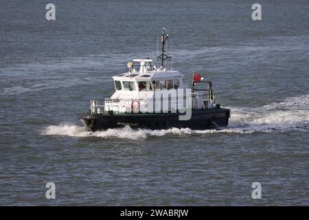 Serco Marine Services lance l’ESPRIT SD SOLENT. La classe STAN1905 est utilisée par les pilotes de l'Amirauté dans la base navale Banque D'Images