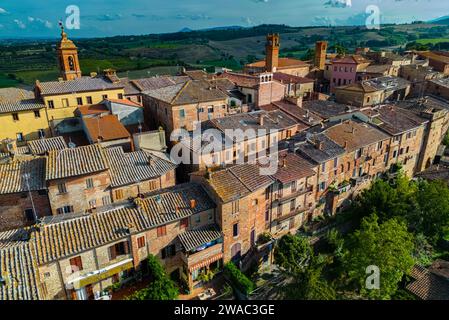 Vue aérienne de Torrita di Siena, une commune de la province de Sienne, Toscane, Italie Banque D'Images