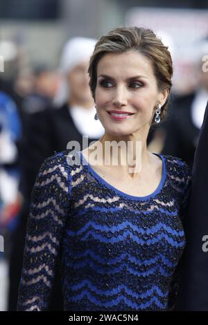 Oviedo (États-Unis d ' Amérique). 25 octobre 2014. OVIEDO, ESPAGNE - OCTOBRE 24 : le Roi Felipe VI d'Espagne et la Reine Letizia d'Espagne assistent à la cérémonie des Prix principe de Asturias 2014 au Théâtre Campoamor le 24 octobre 2014 à Oviedo, Espagne personnes : le Roi Felipe VI d'Espagne, la Reine Letizia d'Espagne crédit : Storms Media Group/Alamy Live News Banque D'Images