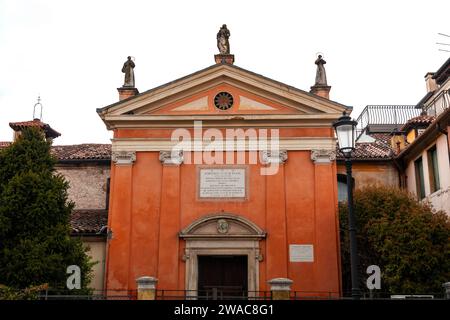 Padoue, Italie - 4 avril 2022 : l'église San Luca Evangelista est une église médiévale située dans la via XX Settembre, dans le centre historique de Padoue. Banque D'Images