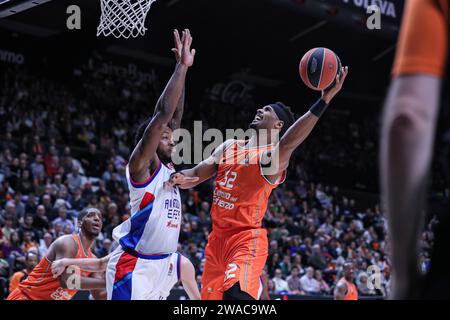 Valencia, Espagne. 03 janvier 2024. # 32 Davies Brandon (Valencia basket) pendant Valencia basket vs Anadolu Efes Istanbul, match de basket-ball Euroleague à Valence, Espagne, janvier 03 2024 crédit : Agence de photo indépendante/Alamy Live News Banque D'Images