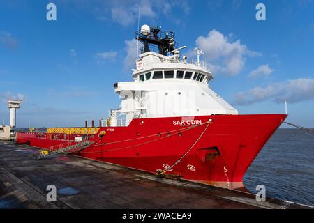 Navire ravitailleur de plate-forme offshore Hoyland SAR Odin dans le port de Cuxhaven, Allemagne Banque D'Images