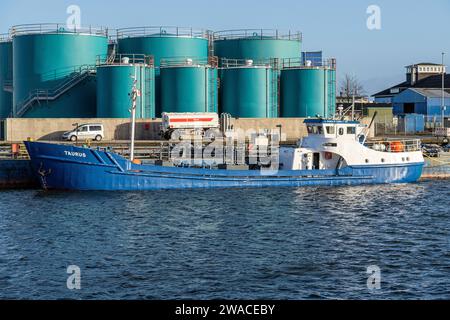 B.O.T. Tanker Taurus dans le port de Cuxhaven, Allemagne Banque D'Images