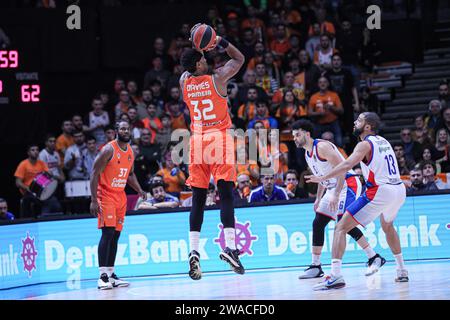 Valencia, Espagne. 03 janvier 2024. # 32 Davies Brandon (Valencia basket) pendant Valencia basket vs Anadolu Efes Istanbul, match de basket-ball Euroleague à Valence, Espagne, janvier 03 2024 crédit : Agence de photo indépendante/Alamy Live News Banque D'Images