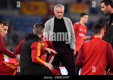 Rome, Italie. 03 janvier 2024. Jose Mourinho entraîneur de L'AS Roma lors de l'échauffement du match de football Serie A entre L'AS Roma et l'US Cremonese au stade Olimpico de Rome (Italie), le 3 janvier 2024. Crédit : Insidefoto di andrea staccioli/Alamy Live News Banque D'Images