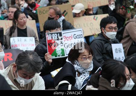 Rassemblement de protestation le 12 novembre 2023 à Shibuya, Tokyo, Japon, appelant à un cessez-le-feu pour sauver le peuple palestinien de Gaza. Banque D'Images