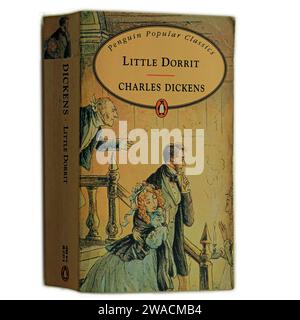 Little Dorrit de Charles Dickens. Studio mis en place sur fond blanc. Décembre 2023 Banque D'Images