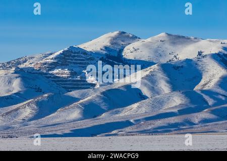 Neige sur les restes de la mine Black Pine dans les montagnes Black Pine, forêt nationale de Sawtooth, Idaho, USA Banque D'Images