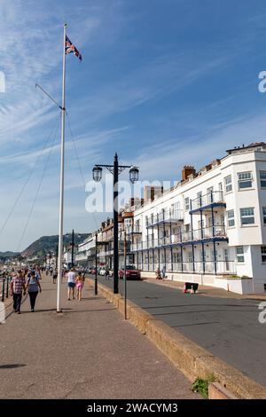 Centre-ville de Sidmouth et esplanade le jour chaud de septembre, architecture regency sur le front de mer, côte jurassique, Devon, Angleterre, Royaume-Uni, 2023 Banque D'Images