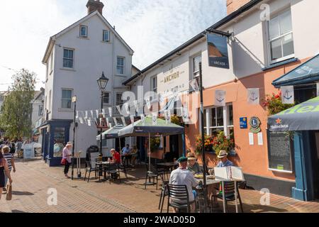 Sidmouth Devon The Anchor Inn maison publique servant des bières et de la nourriture dans Old Fore Street centre-ville de Sidmouth, Angleterre, Royaume-Uni, 2023 Banque D'Images