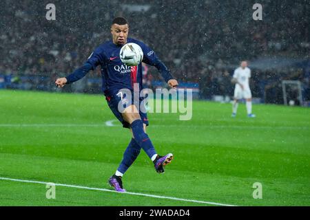 Paris, France. 3 janvier 2024. Kylian Mbappe du Paris Saint Germain participe au Trophée des Champions de France match de football entre le Paris Saint-Germain et Toulouse FC au Parc des Princes à Paris, France, le 3 janvier 2024. Crédit : Glenn Gervot/Xinhua/Alamy Live News Banque D'Images