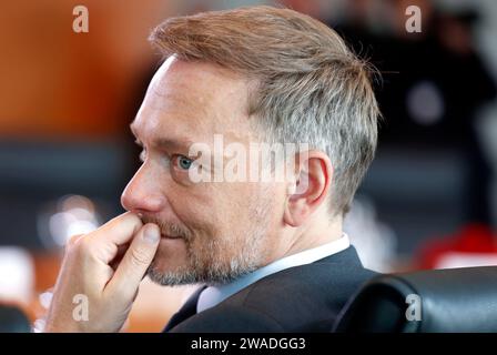 Le ministre fédéral des Finances Christian Lindner devant le début de la réunion du cabinet à la Chancellerie, Berlin, 29 03 2023 Banque D'Images