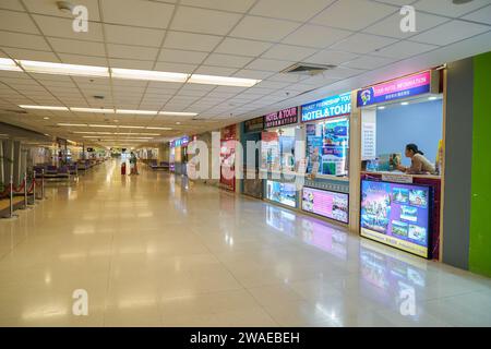 PHUKET, THAÏLANDE - 15 AVRIL 2023 : photo de l'intérieur du terminal domestique de l'aéroport de Phuket. Banque D'Images