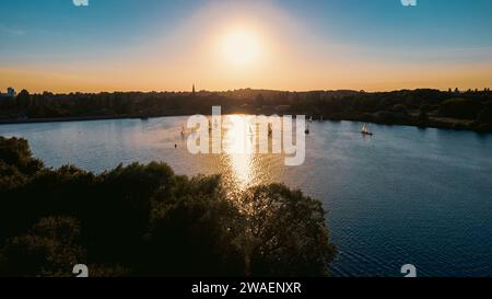 Une vue aérienne du réservoir Brent, Londres, Angleterre en été Banque D'Images