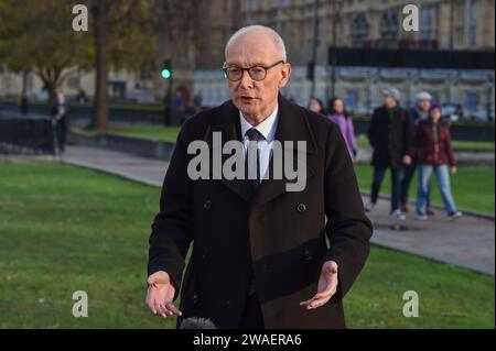 Londres, Angleterre, Royaume-Uni. 4 janvier 2024. Pat MCFADDEN, coordonnateur de campagne nationale du Labour, est vu pendant la ronde de radiodiffusion matinale à Westminster. (Image de crédit : © Thomas Krych/ZUMA Press Wire) USAGE ÉDITORIAL SEULEMENT! Non destiné à UN USAGE commercial ! Banque D'Images