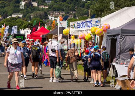 Royaume-Uni, Angleterre, Worcestershire, Malvern Wells, Royal 3 Counties Show, foule parmi les stands commerciaux Banque D'Images