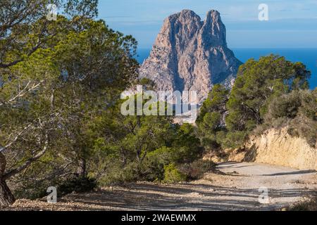 Île es Vedrá en début de matinée et en fin d'après-midi, Ibiza Banque D'Images