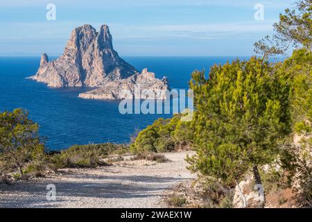 Île es Vedrá en début de matinée et en fin d'après-midi, Ibiza Banque D'Images