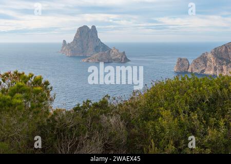 Île es Vedrá en début de matinée et en fin d'après-midi, Ibiza Banque D'Images