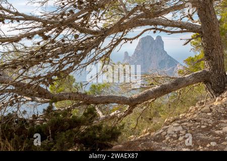 Île es Vedrá en début de matinée et en fin d'après-midi, Ibiza Banque D'Images