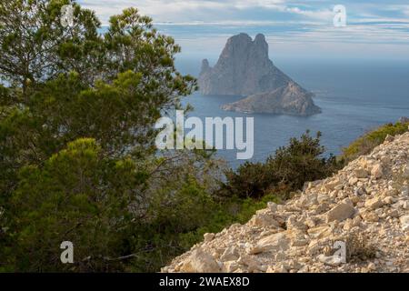 Île es Vedrá en début de matinée et en fin d'après-midi, Ibiza Banque D'Images