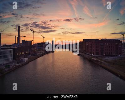 Vue aérienne du port de Munster Stadthafen au coucher du soleil à Muenster, Allemagne Banque D'Images