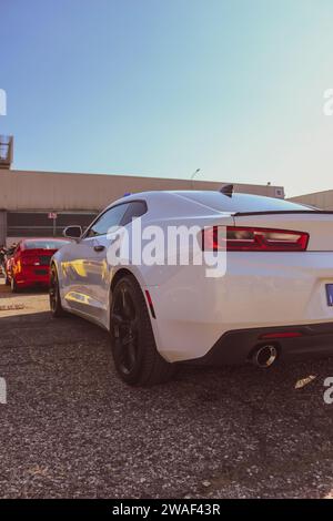 Camaro SS 2017 blanche de Chevrolet Banque D'Images