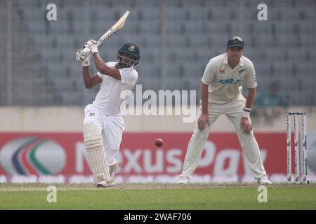 Le batteur bangladais Taijul Islam bat lors du 2e Test Day 4 du Bangladesh-Nouvelle-Zélande au stade national de cricket Sher-e-Bangla, Mirpur, Dhaka, Banglad Banque D'Images