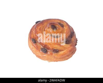 La vue de dessus de la pâtisserie danoise en spirale ou du pain sucré est isolée sur fond blanc avec chemin de détourage. Banque D'Images