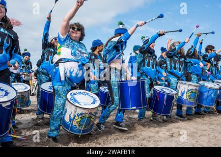 Brooklyn, New York - 1 janvier 2024 : Fogo Azul, Coney Island Polar Bear Plunge Banque D'Images