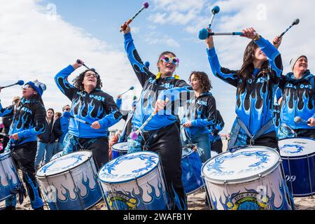 Brooklyn, New York - 1 janvier 2024 : Fogo Azul, Coney Island Polar Bear Plunge Banque D'Images